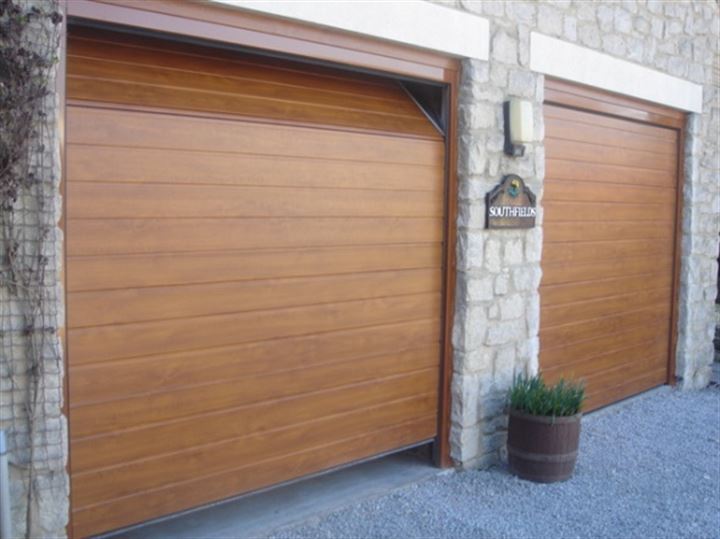 Picture of Garage door 2